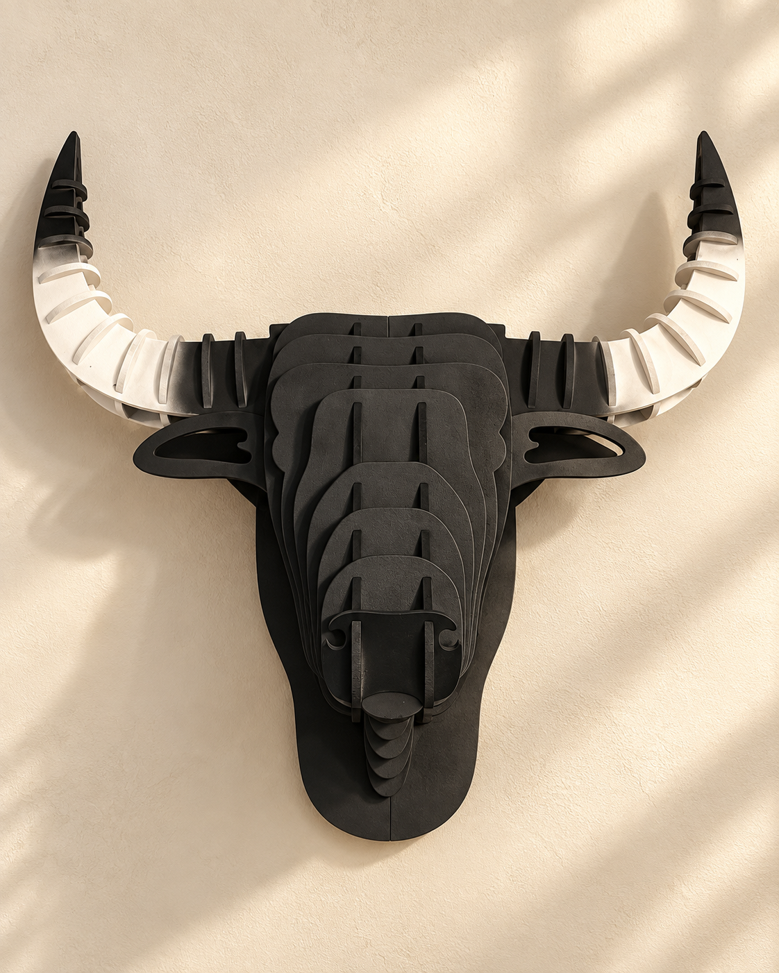 Tête de taureau 3D murale avec fond beige et jeu d'ombre décoratif 