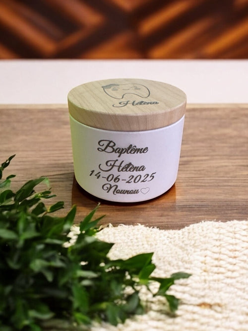 Boîte à trésors personnalisable idéale pour conserver les souvenirs de bébé, naissance ou premiers moments précieux.