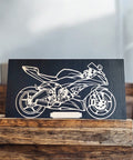 Cadre mural en bois motif moto, fabrication artisanale avec découpe laser, personnalisable pour décoration murale.