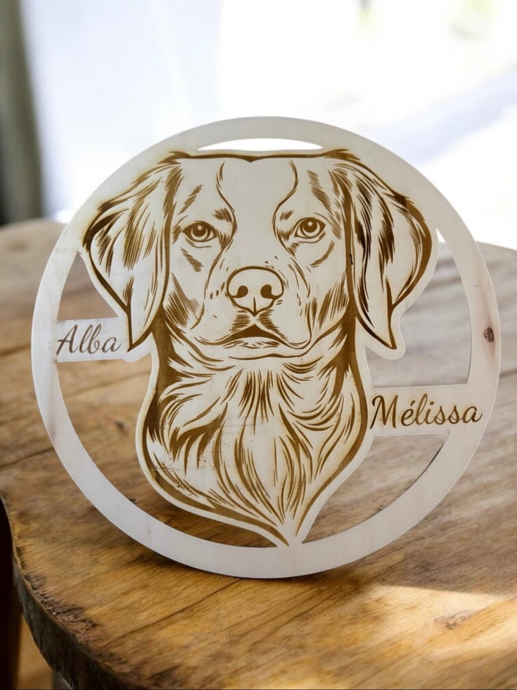 Cadre décoratif en bois gravé représentant un animal préféré, création artisanale personnalisée