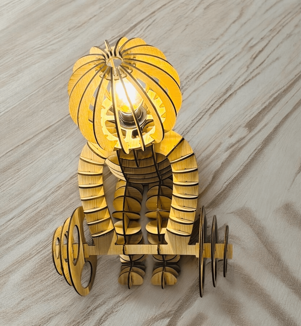 Lampe en bois design en forme de bonhomme haltère, accessoire décoratif et fonctionnel. Cadeau original 