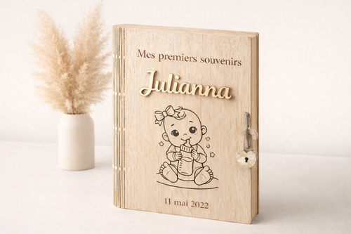 Boîte souvenir bébé personnalisée avec prénom en relief et informations de naissance