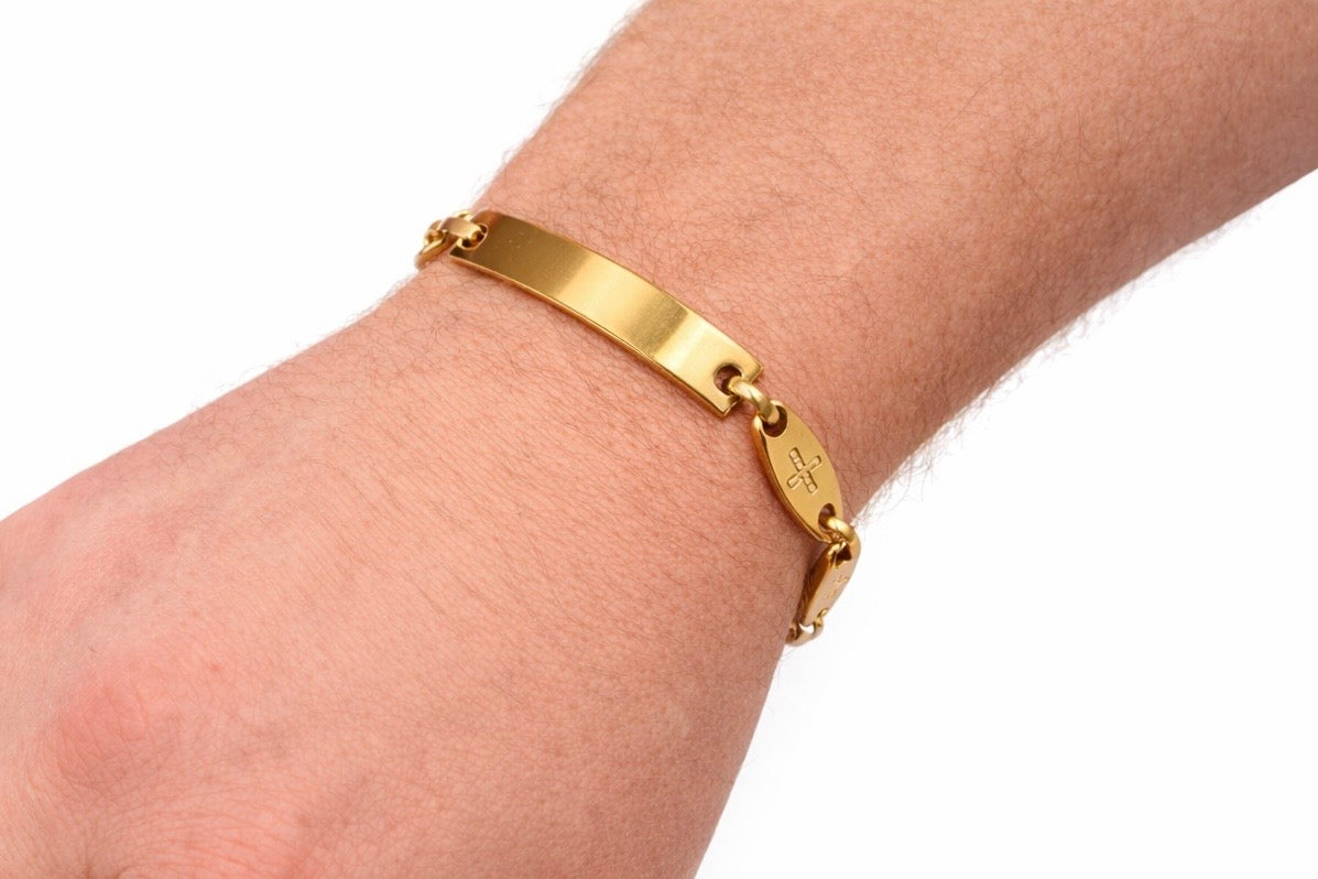 Bracelet homme gourmette personnalisable en acier inoxydable avec petites croix sur les maillons, bijou masculin présenté en écrin
