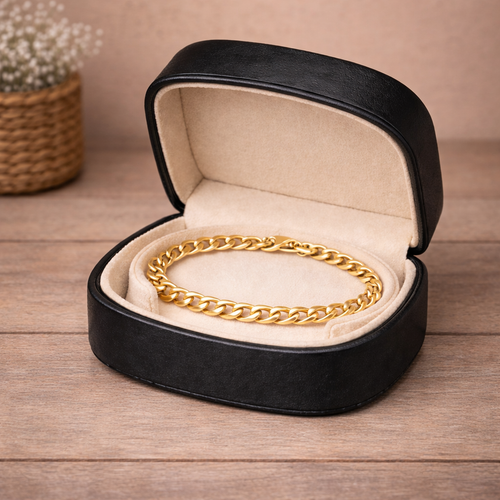 Bracelet doré en acier inoxydable avec grosse maille, tendance et résistant, parfait pour toutes les occasions