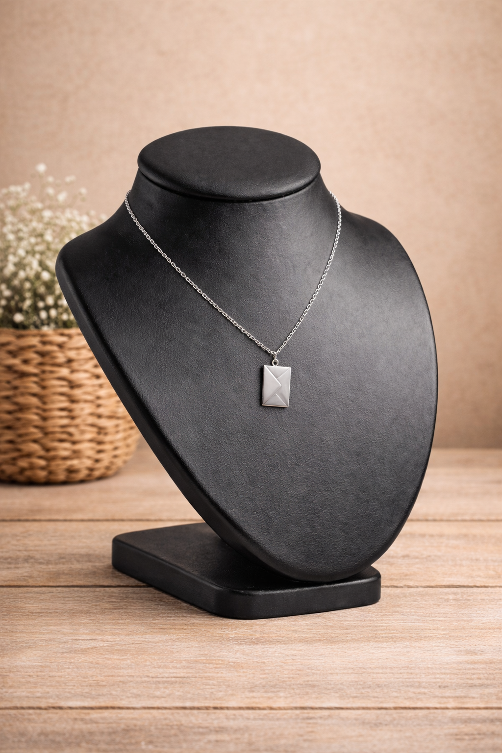 Collier enveloppe contenant un message secret en acier inoxydable argenté, bijou symbolique personnalisable sur chaîne fine