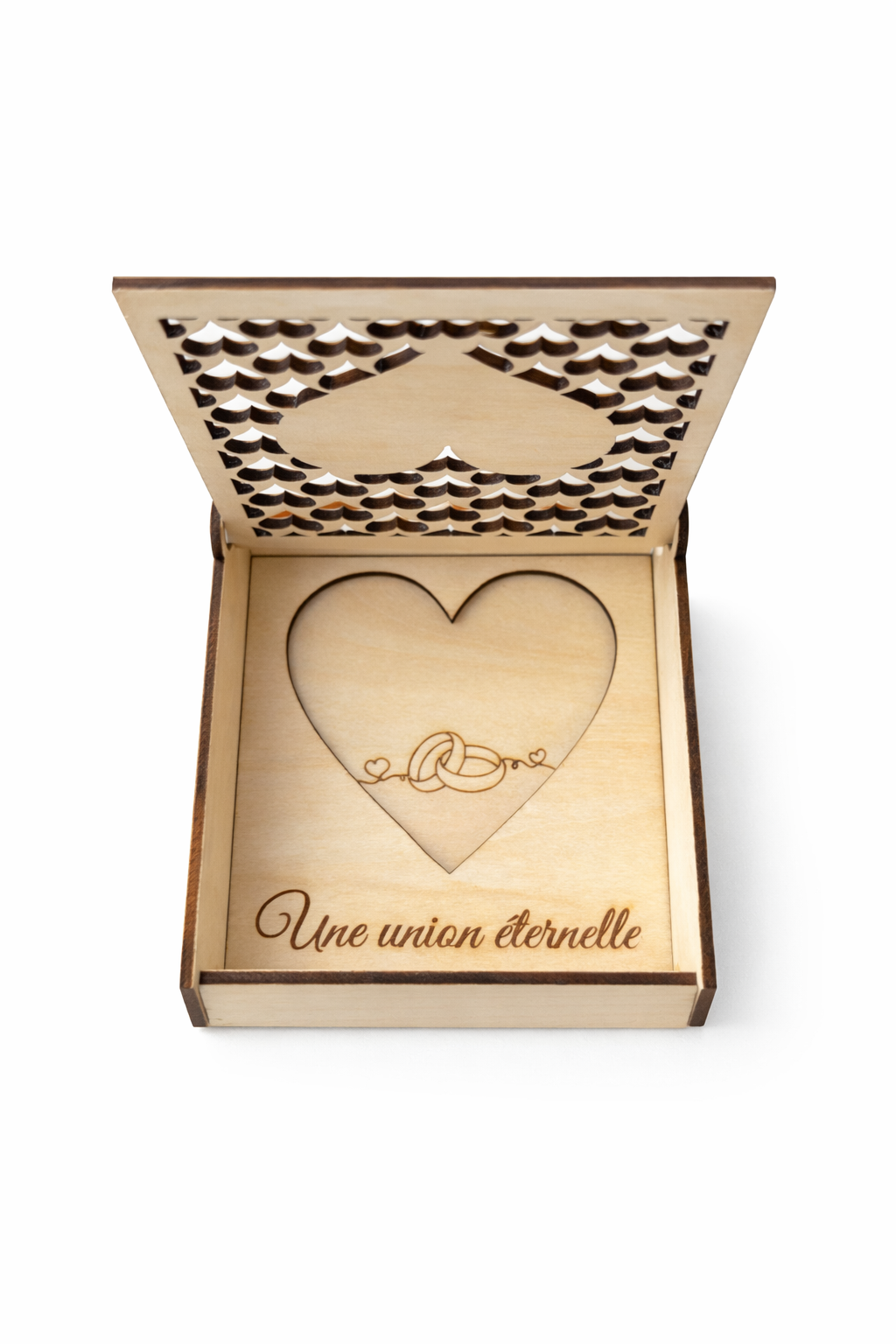 Écrin à alliances en bois gravé pour mariage avec design romantique