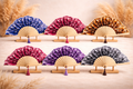 Collection d’éventails personnalisés floraux en plusieurs couleurs